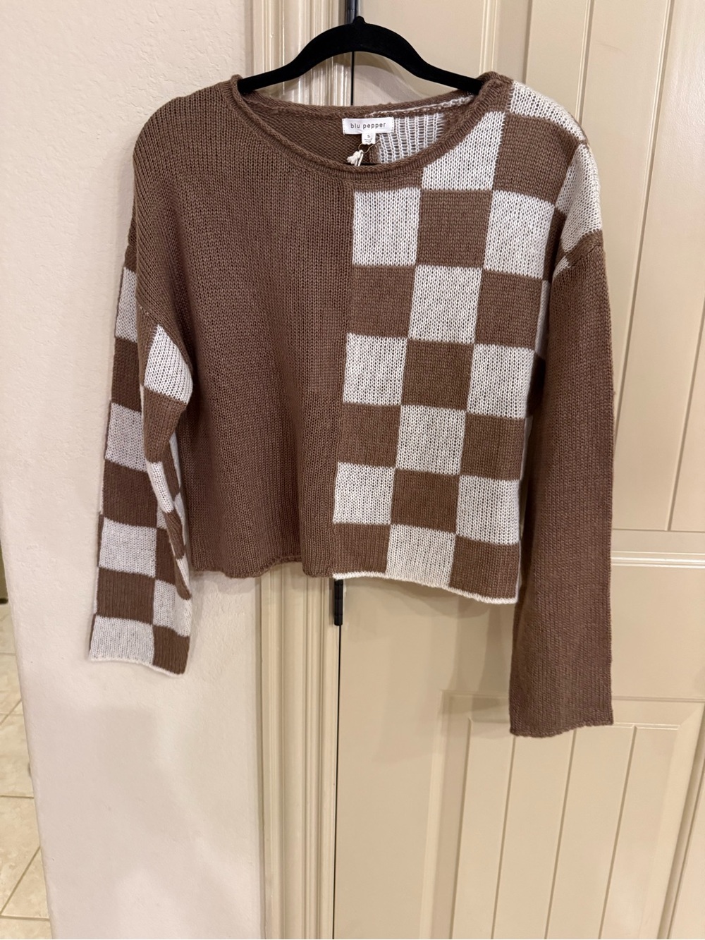 Blu Pepper Brown & Cream Checkered Crew Neck cropped Sweater size small